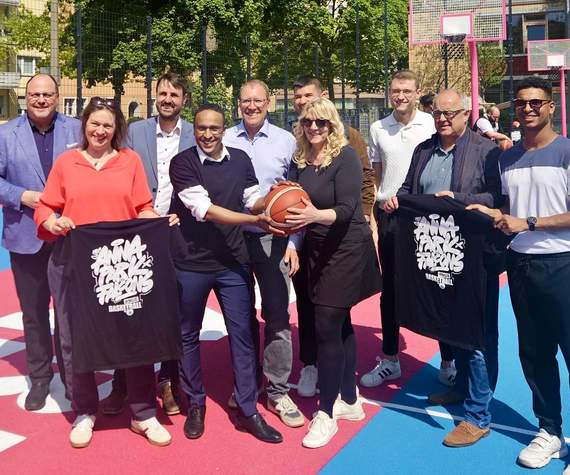 Sehnsüchtig erwartet Einweihung der Basketball- und Bolzplätze im Annapark